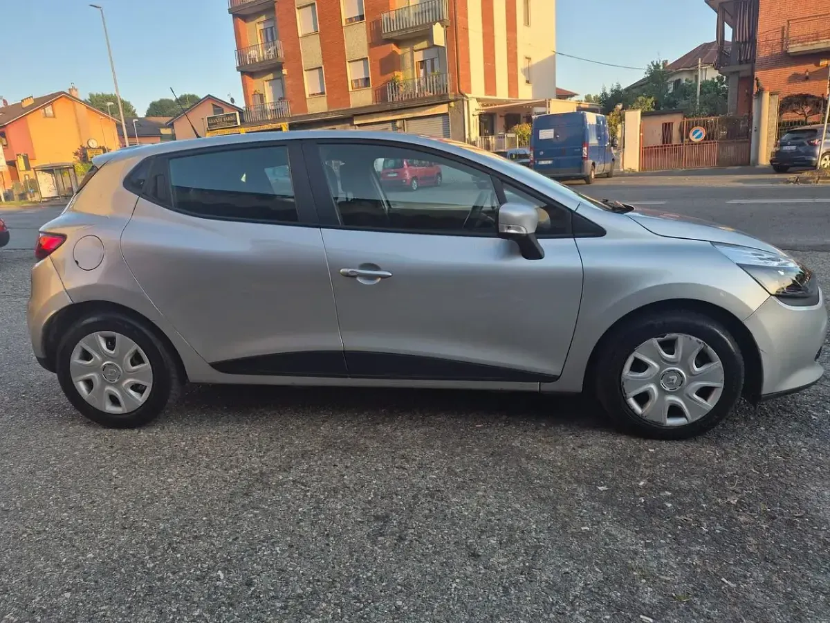 Usata Renault Clio IV 72 CV (52 kW) 2015 Argento Berlina