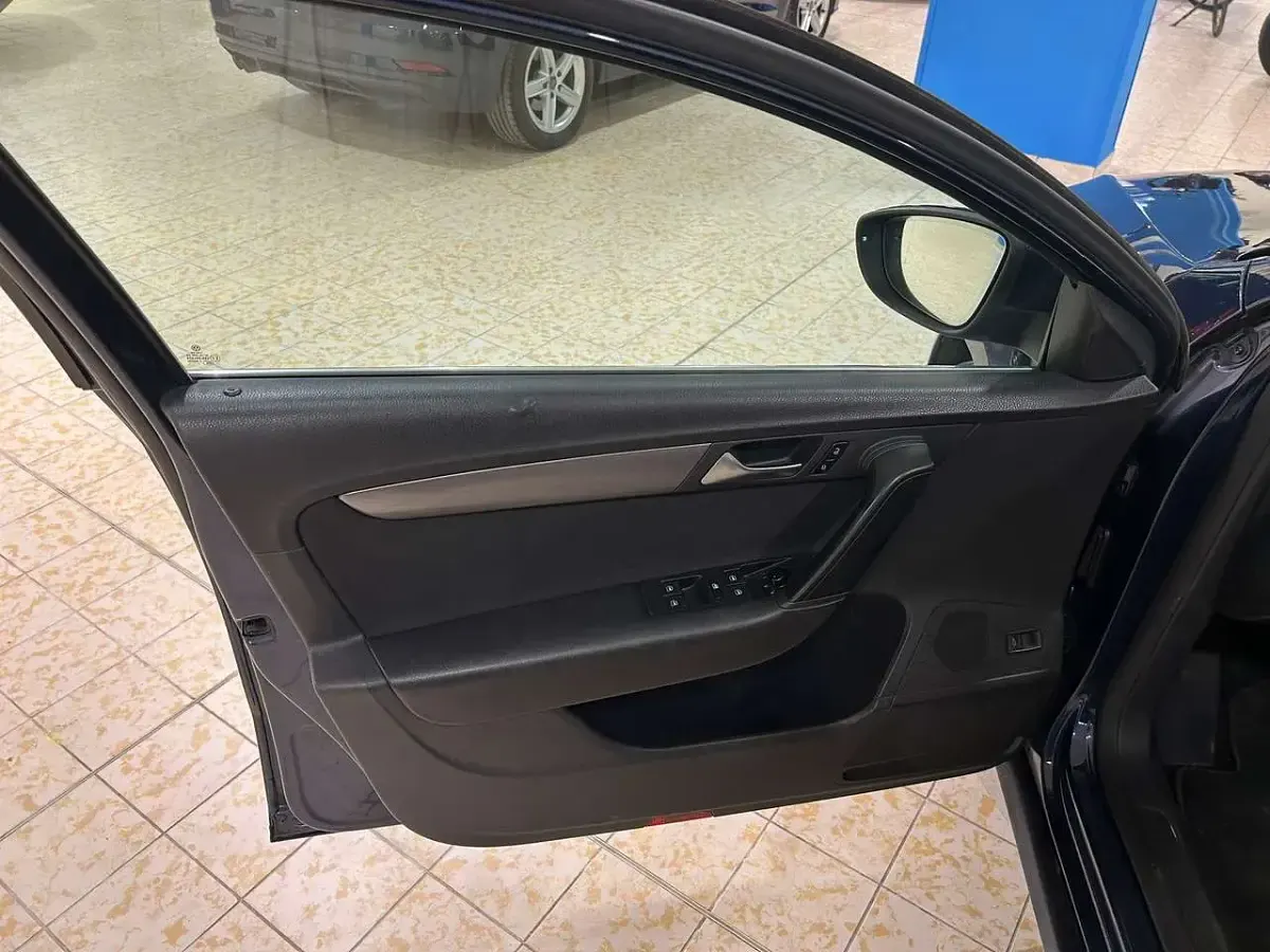 Occasion VW Passat Comfortline 140 PK (102 kW) 2011 Blauw Stationwagen