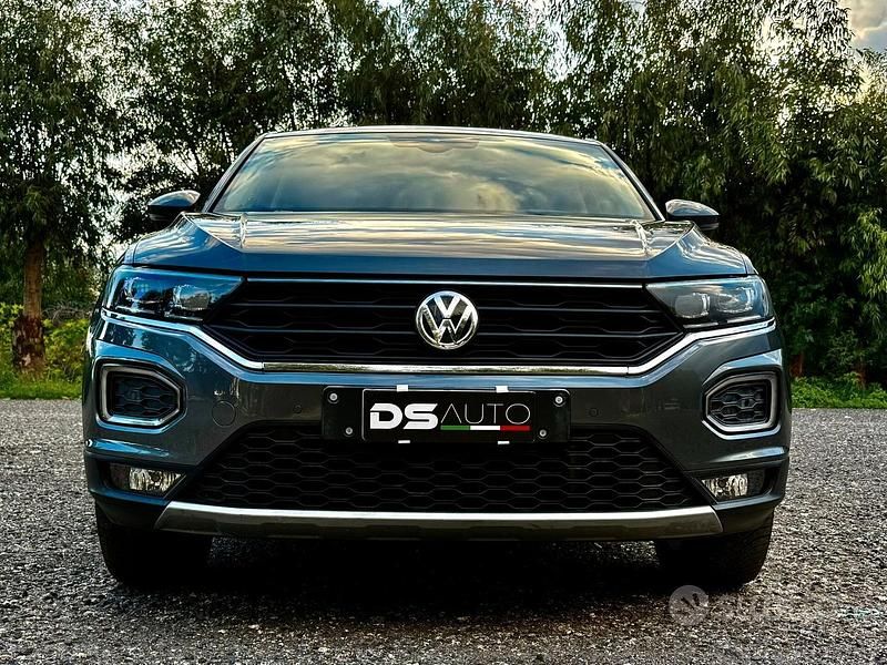 Usata VW T-Roc Pro 150 CV (110 kW) 2018 Grigio SUV