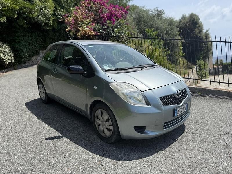 Usata Toyota Yaris 2007 Grigio Utilitaria