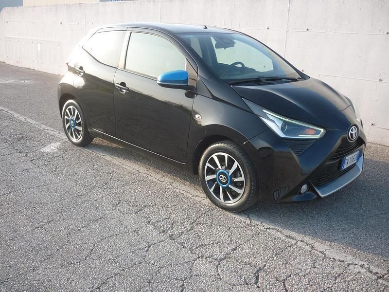Usata Toyota Aygo Trend 72 CV (52 kW) 2019 Nero Utilitaria