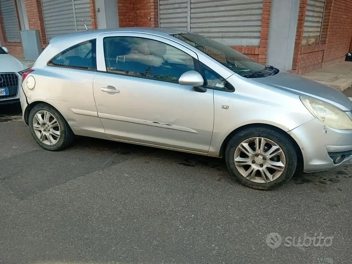 Usata Opel Corsa 75 CV (55 kW) 2007 Grigio Utilitaria