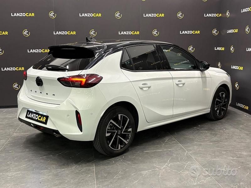 Usata Opel Corsa GS Line 101 CV (74 kW) 2024 Bianco Berlina