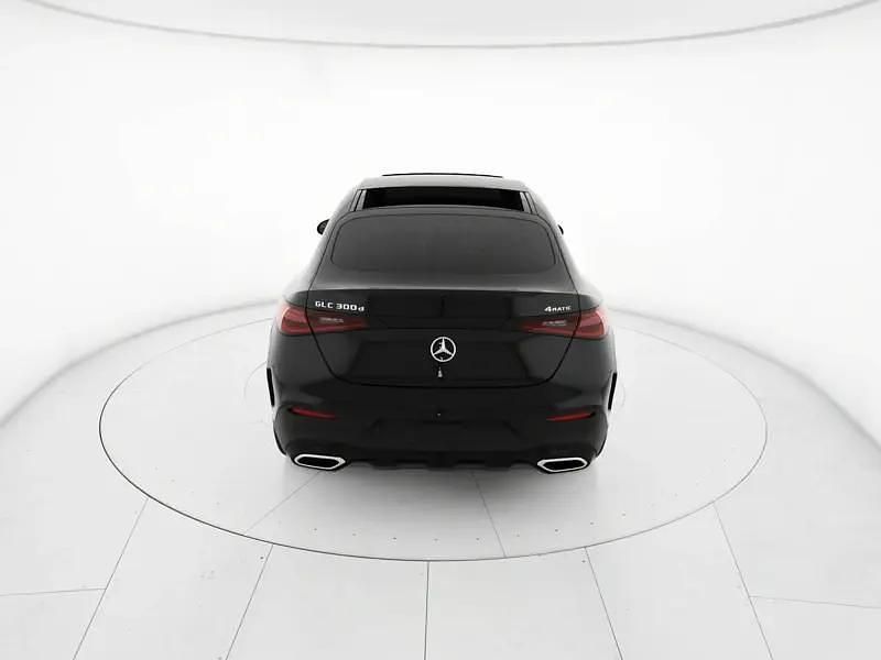 Nero Nuova 2025 Mercedes GLC300 Advanced Plus Coupé | 83.400 € (Buon prezzo) - Immagine 1/4