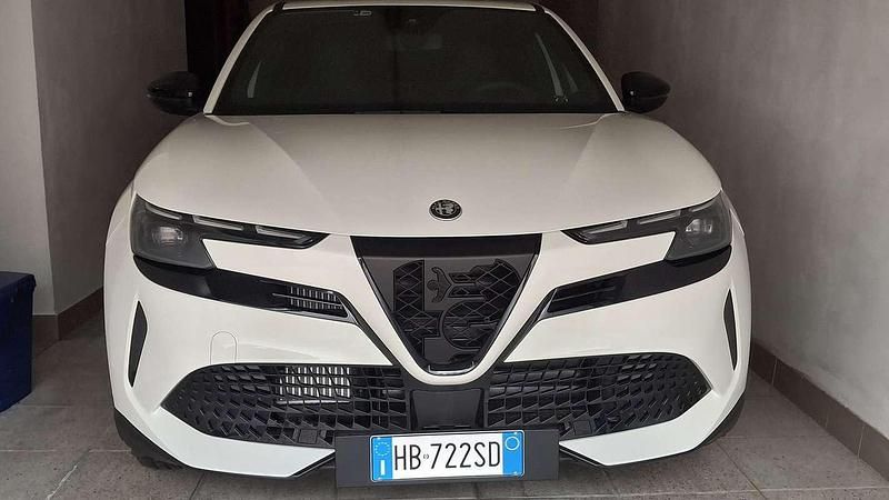 Nuova Alfa Romeo Junior Edizione Speciale 136 CV (100 kW) 2025 Bianco SUV