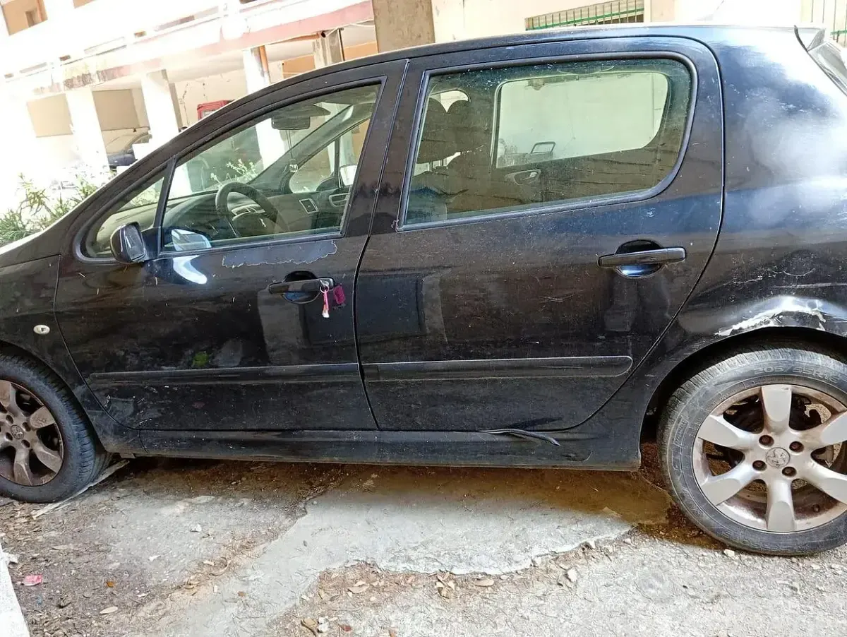 Usata Peugeot 307 90 CV (66 kW) 2006 Nero Berlina