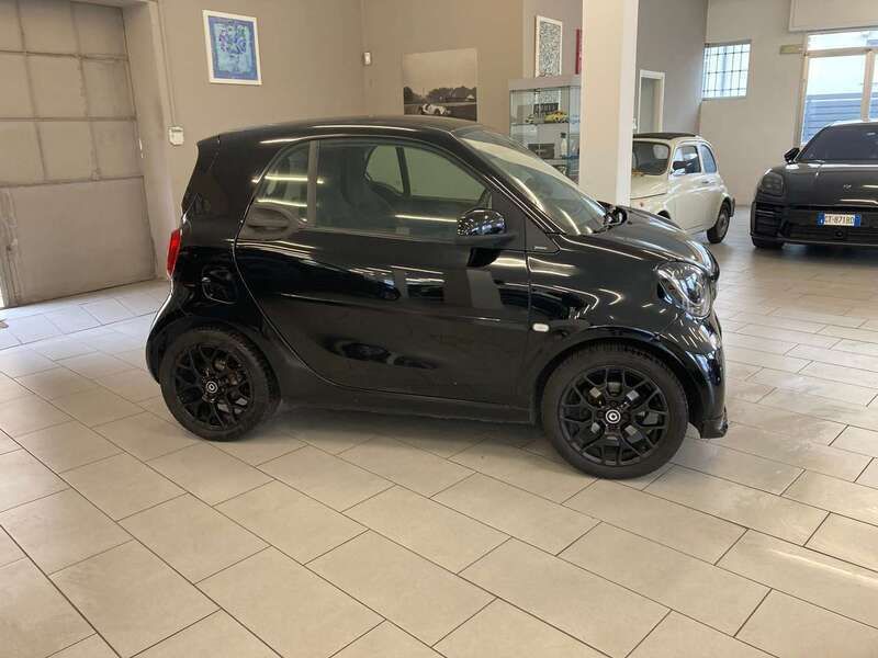 Nero Usata 2019 Smart ForTwo Coupé Superpassion Due volumi | 11.700 € (Buon prezzo) - Immagine 1/4