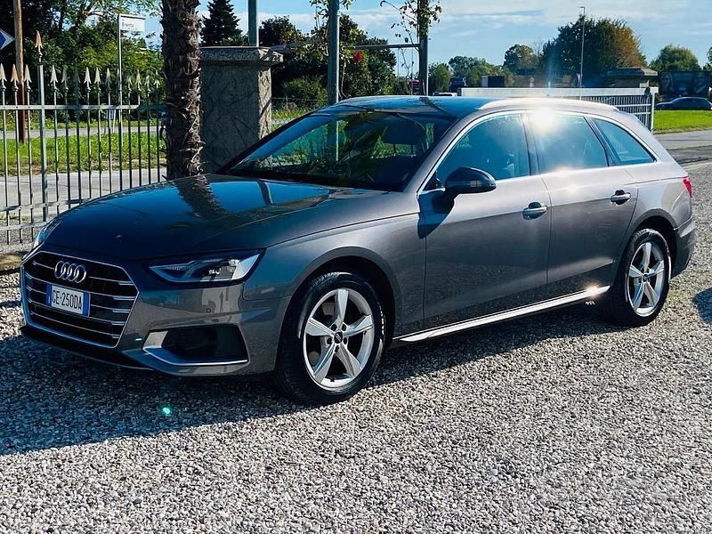 Usata Audi A4 Comfort 163 CV (119 kW) 2021 Grigio Station wagon
