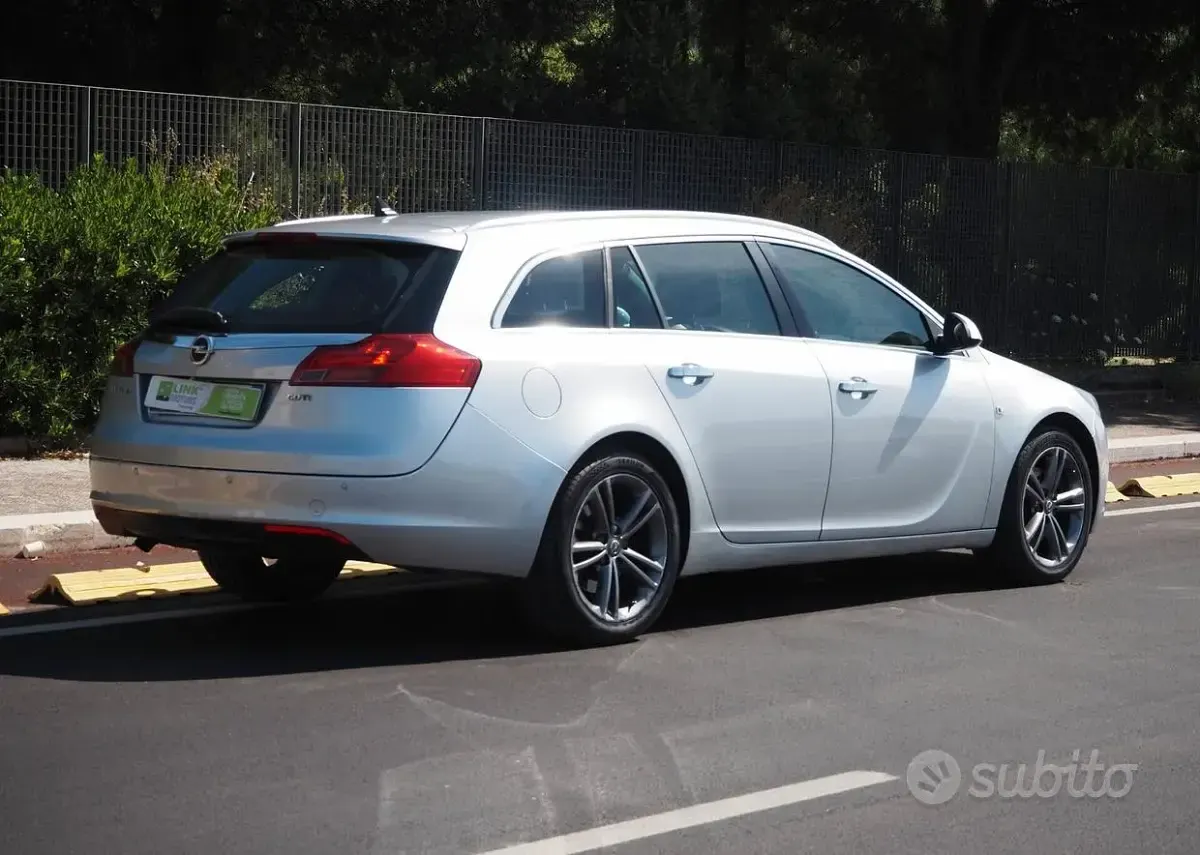 Usata Opel Insignia Cosmo 160 CV (117 kW) 2011 Grigio Station wagon