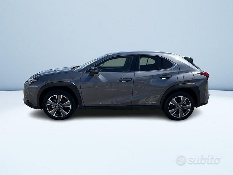 Usata Lexus UX 300e 150 kW (204 CV) 2022 Grigio SUV