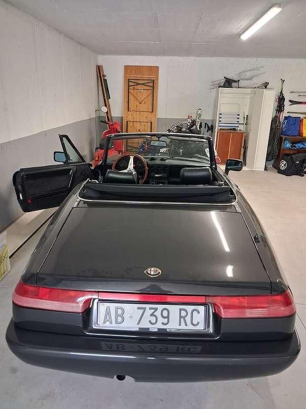 Usata Alfa Romeo Spider 122 CV (89 kW) 1992 Nero Cabrio