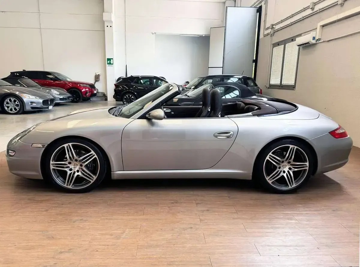 Usata Porsche 911 Carrera Cabriolet 325 CV (239 kW) 2006 Argento Cabrio