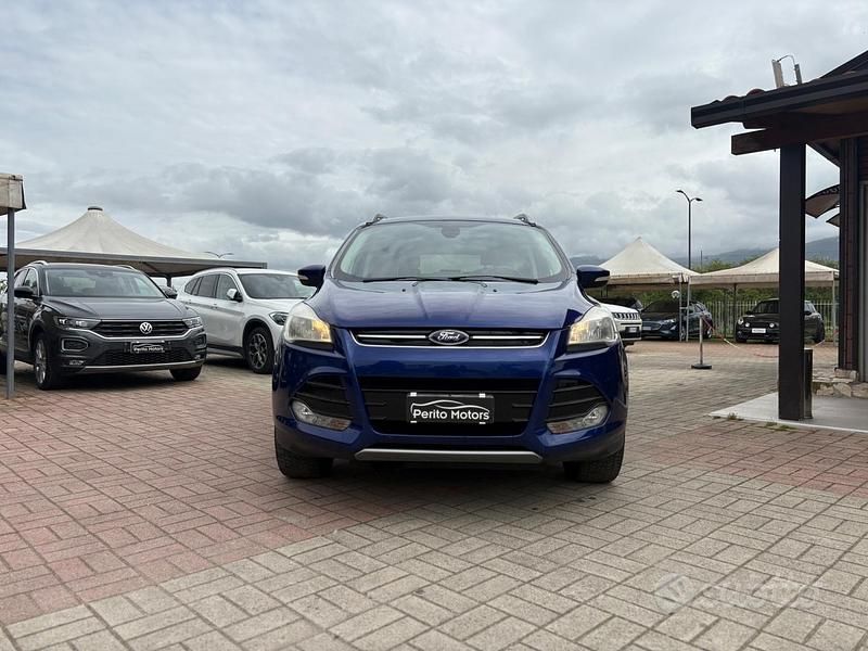 Usado Ford Kuga Titanium 140 CV (102 kW) 2015 Azul SUV