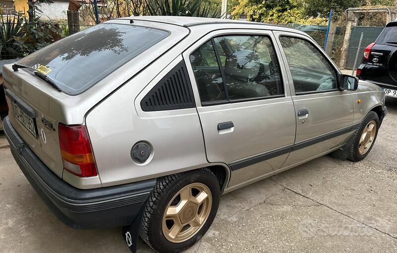 Usato 1989 Opel Kadett 1.3 Benzin 75 CV (2.200 €)