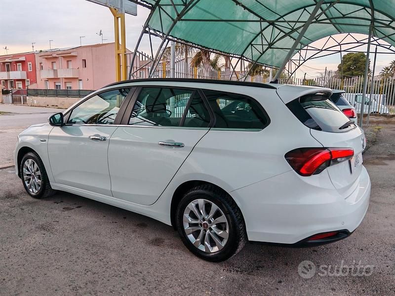 Usata Fiat Tipo Lounge 95 CV (69 kW) 2019 Bianco Station wagon