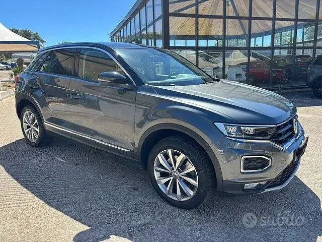 Usata VW T-Roc 150 CV (110 kW) 2018 Grigio SUV
