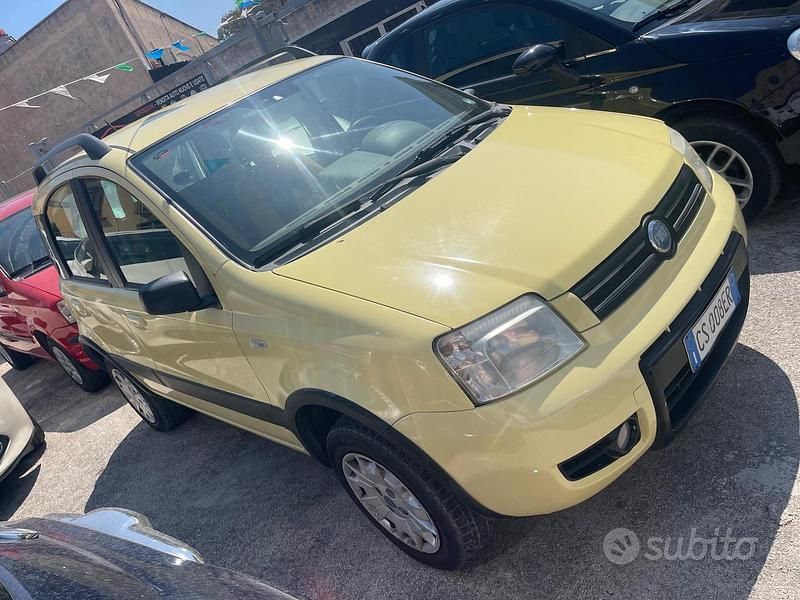Usata Fiat Panda 4x4 Climbing 60 CV (44 kW) 2005 Giallo Utilitaria