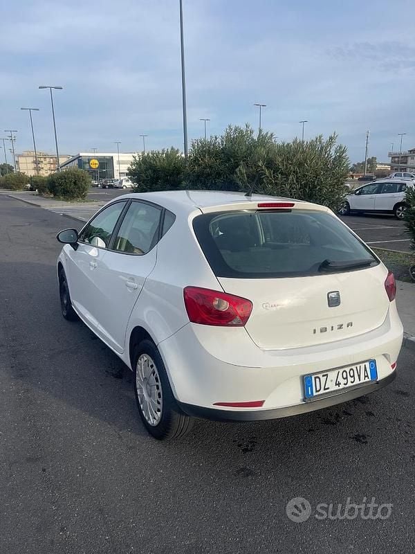 Usata 2009 Seat Ibiza | 3500 € (Buon prezzo) - Immagine 1/4