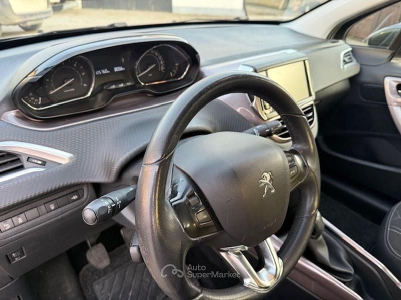 Usata Peugeot 2008 68 CV (50 kW) 2015 Gray SUV