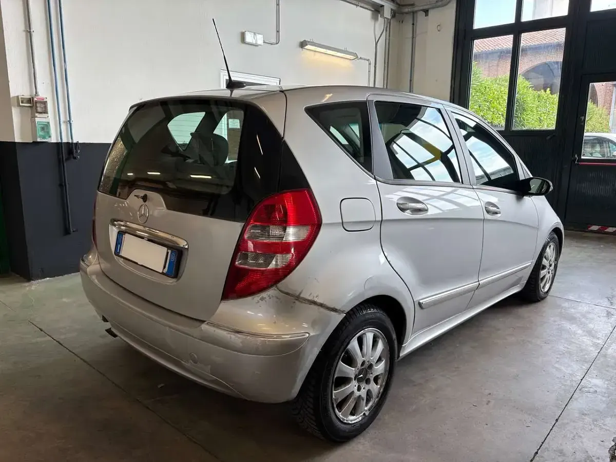 Usata Mercedes A180 Avantgarde 109 CV (80 kW) 2006 Argento Monovolume