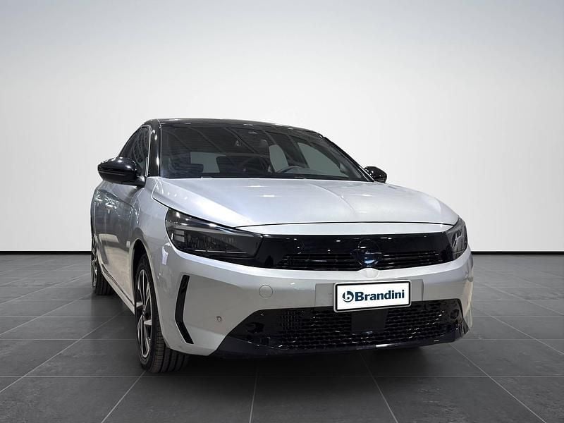 Usata Opel Corsa 101 CV (74 kW) 2025 Argento Utilitaria