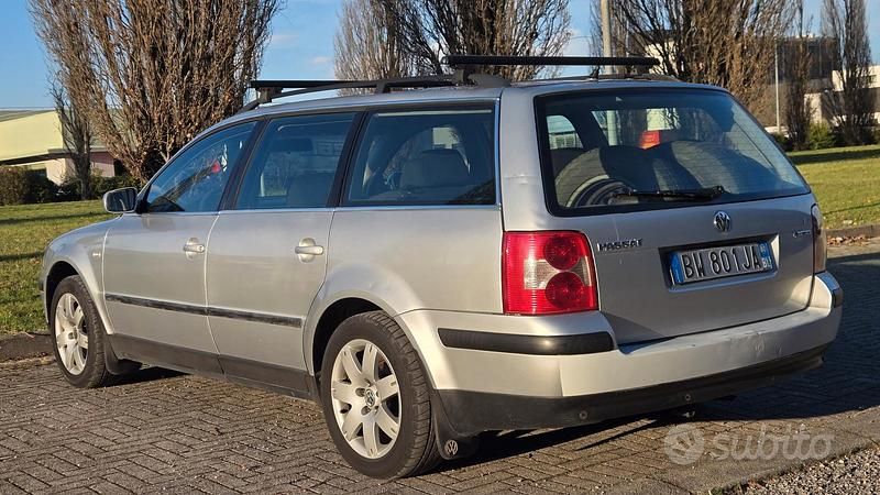 Usata VW Passat 130 CV (95 kW) 2002 Grigio Station wagon