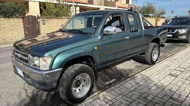 Usata Toyota HiLux 90 CV (66 kW) 1998 Verde Pick-up