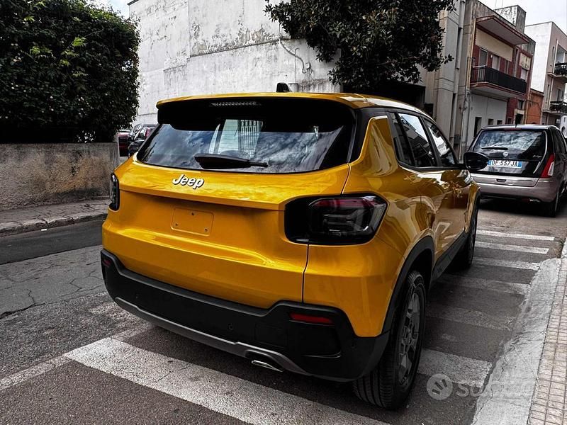 Nuova Jeep Avenger Longitude 110 CV (80 kW) 2025 Giallo SUV
