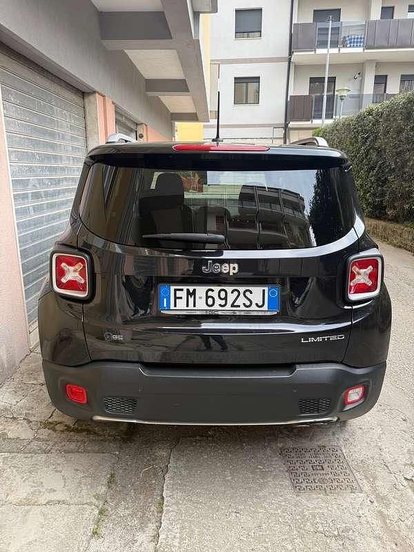 Usata Jeep Renegade Limited 120 CV (88 kW) 2017 Nero SUV