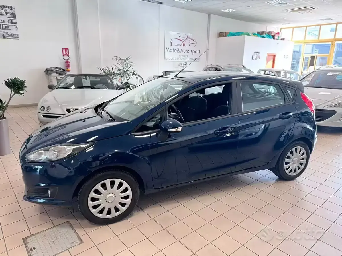 Usata Ford Fiesta 60 CV (44 kW) 2015 Blu Utilitaria