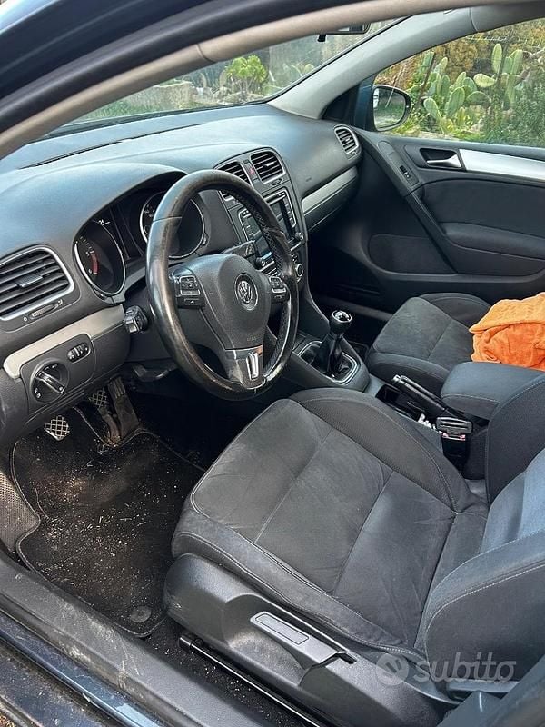 Usata VW Golf VI 105 CV (77 kW) 2010 Utilitaria