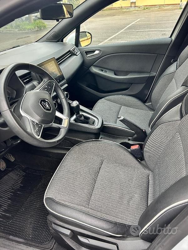Usata Renault Clio V Life 65 CV (47 kW) 2021 Bianco Berlina