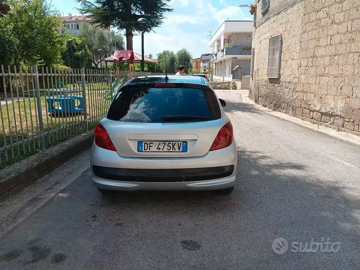 Usata Peugeot 207 68 CV (50 kW) 2007 Grigio Berlina