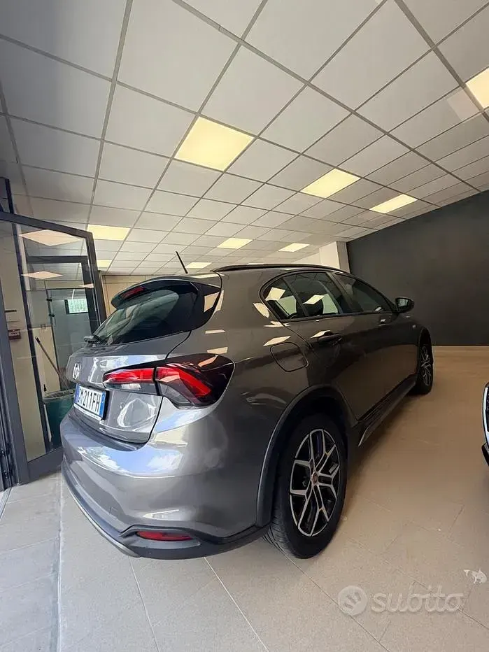 Usata Fiat Tipo Cross 95 CV (69 kW) 2022 Grigio Berlina