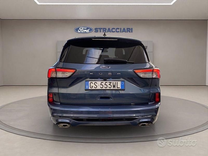 Usata Ford Kuga ST-Line 120 CV (88 kW) 2024 Blu metallizzato SUV