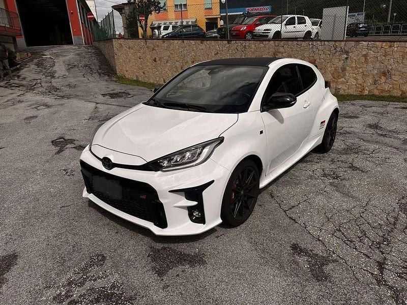 Usata Toyota Yaris 261 CV (191 kW) 2021 Bianco Berlina