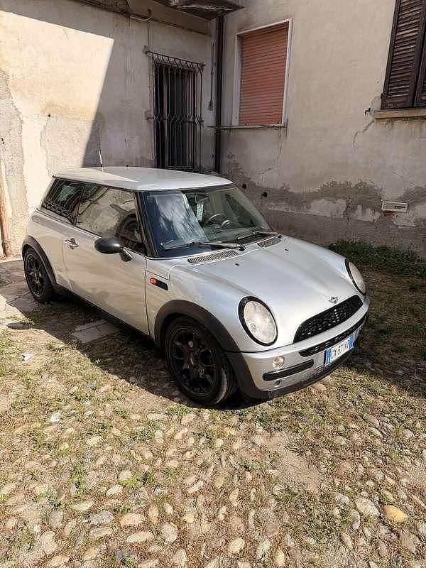 Argento Usata 2005 Mini ONE Due volumi | 3600 € (Buon prezzo) - Immagine 1/4