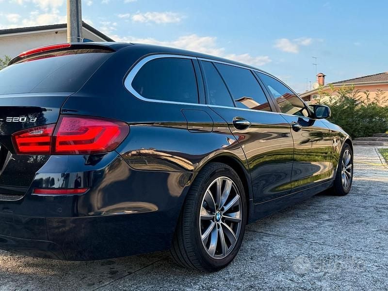 Usata BMW 520 184 CV (135 kW) 2011 Blu Berlina
