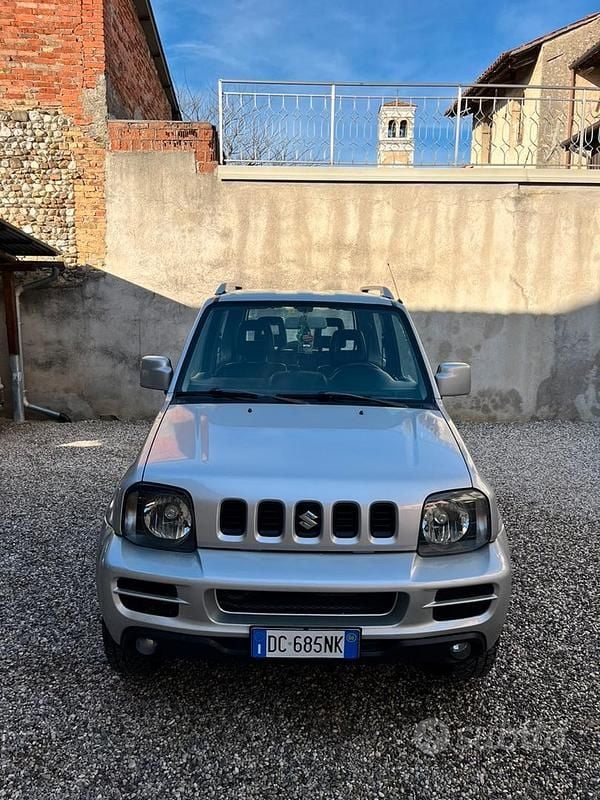 Grigio Usata 2006 Suzuki Jimny SUV | 7000 € (Ottimo prezzo) - Immagine 1/4