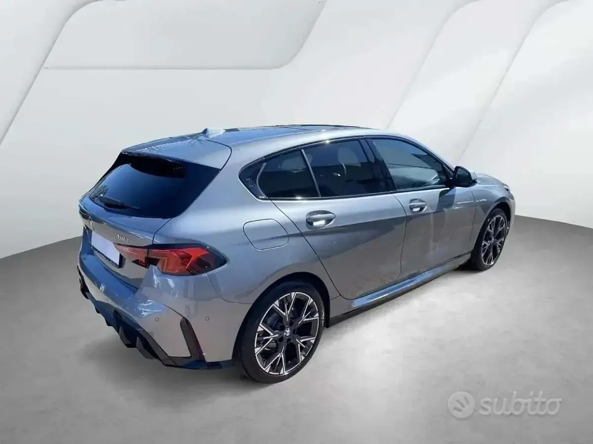 Usata BMW 118 M Sport 150 CV (110 kW) 2025 Grigio Utilitaria