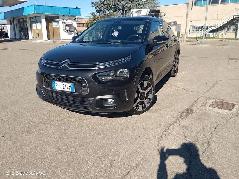 Usata Citroën C4 Shine 99 CV (72 kW) 2018 Nero SUV