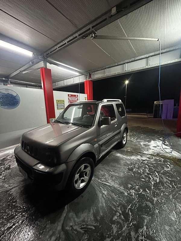 Usata Suzuki Jimny 86 CV (63 kW) 2006 SUV