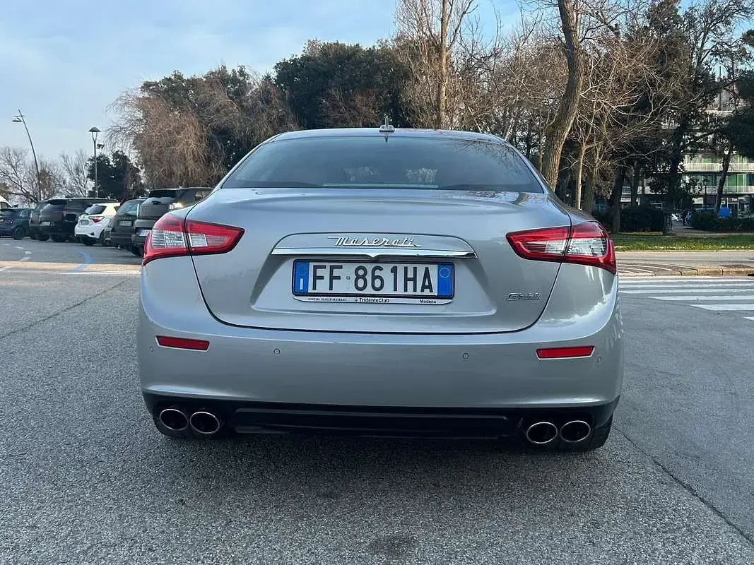 Usata Maserati Ghibli 250 CV (183 kW) 2016 Argento Berlina