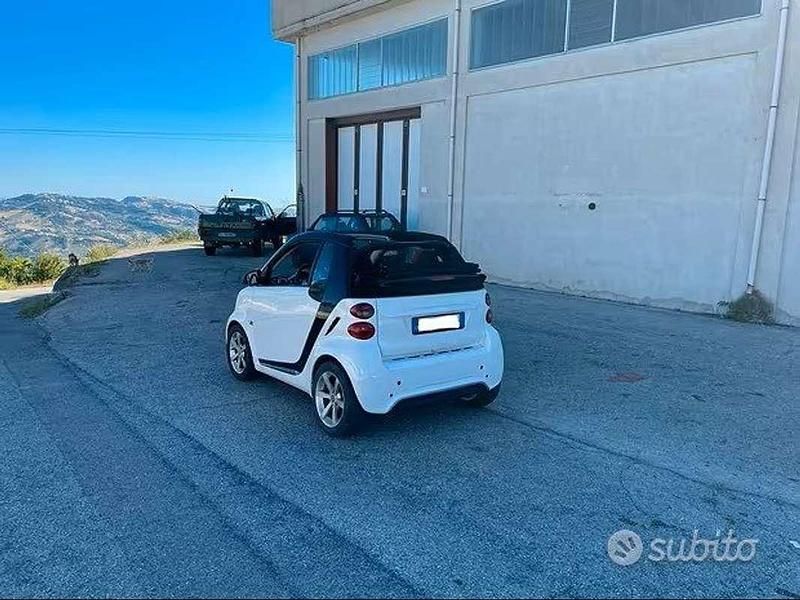 Usata Smart ForTwo Cabrio Passion 45 CV (33 kW) 2008 Bianco Cabrio