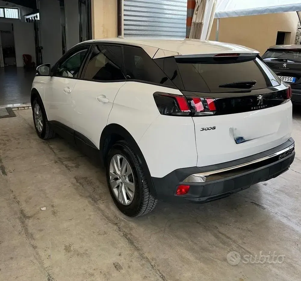 Usata Peugeot 3008 130 CV (95 kW) 2019 Bianco SUV