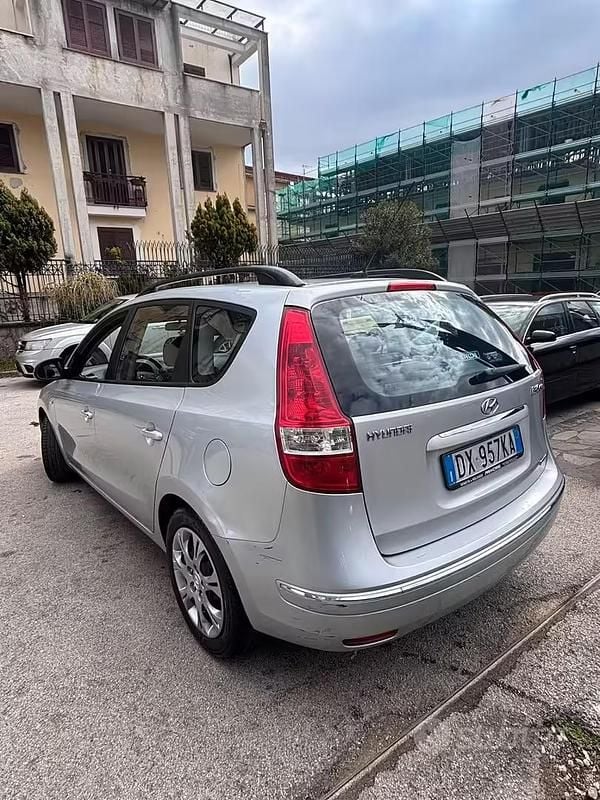 Usata Hyundai i30 Dynamiq 116 CV (85 kW) 2009 Grigio Berlina