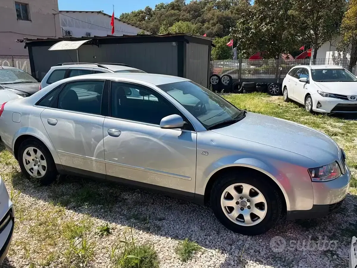 Usata Audi A4 131 CV (96 kW) 2001 Grigio Berlina