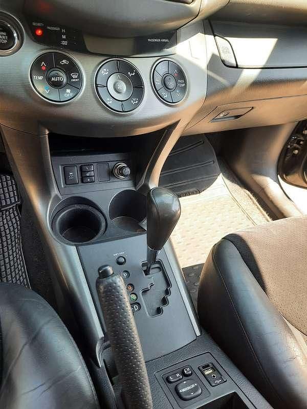 Nero Usata 2012 Toyota RAV4 Style SUV | 9900 € (Buon prezzo) - Immagine 1/4