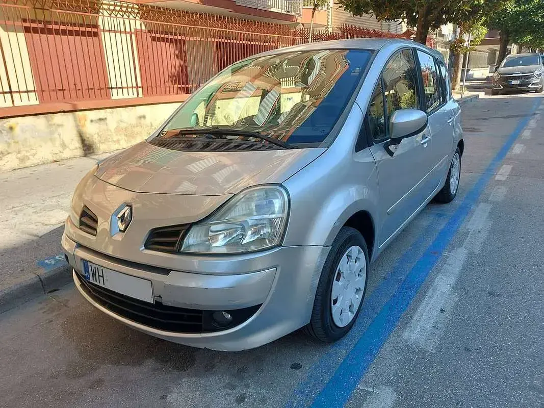 Usata Renault Grand Modus Expression 68 CV (50 kW) 2010 Argento Monovolume