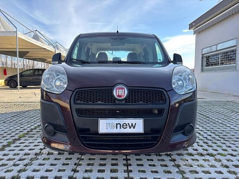 Usata Fiat Doblò 120 CV (88 kW) 2013 Viola Monovolume